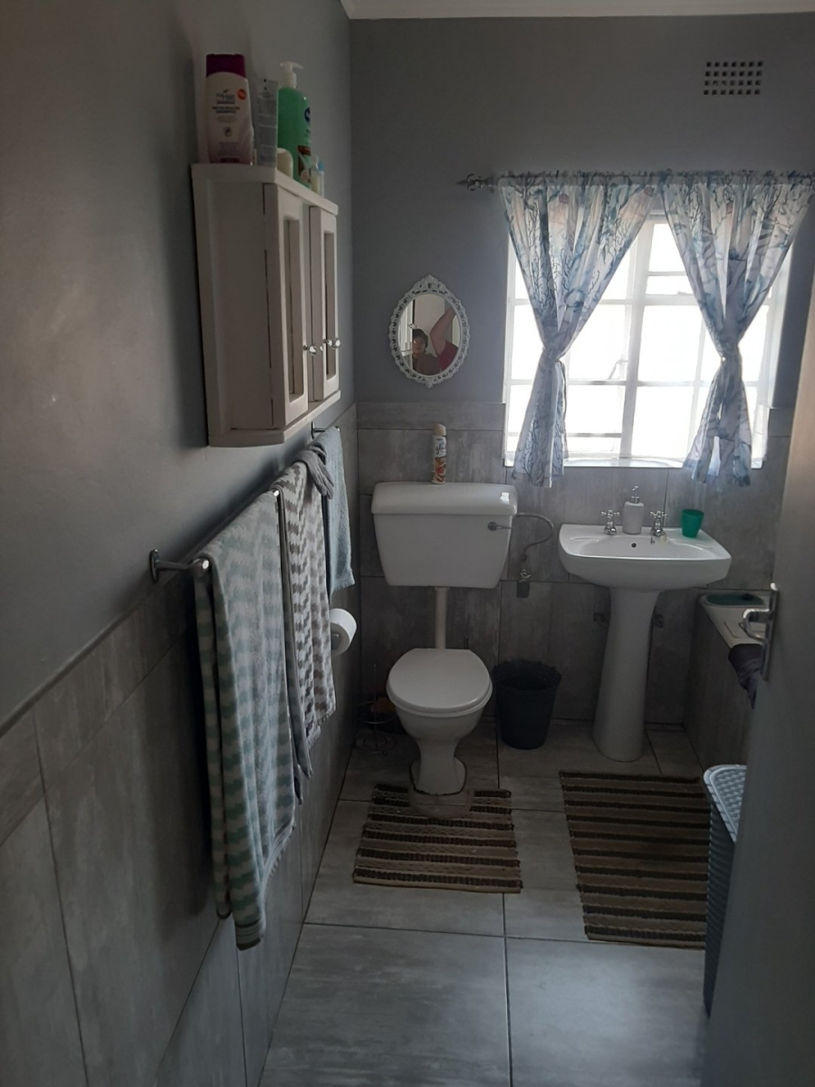 3 Bedroom Property for Sale in Uitsig Free State